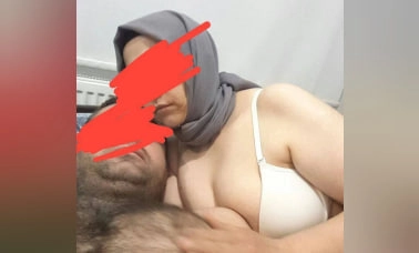 Gavat abi karısını bize paylaşmış