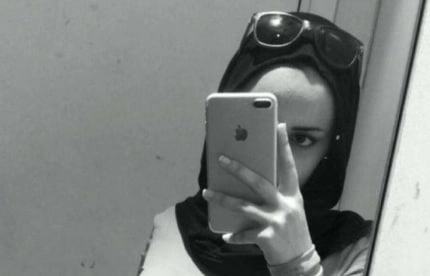 Modern Türbanlı Sıla, 21 yaşında, Snapchat üzerinden düşmüş
