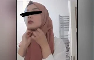 Türbanlı tatlı kız